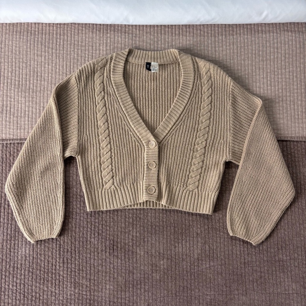 H&M Cropped Cable Knit Cardigan – Size S